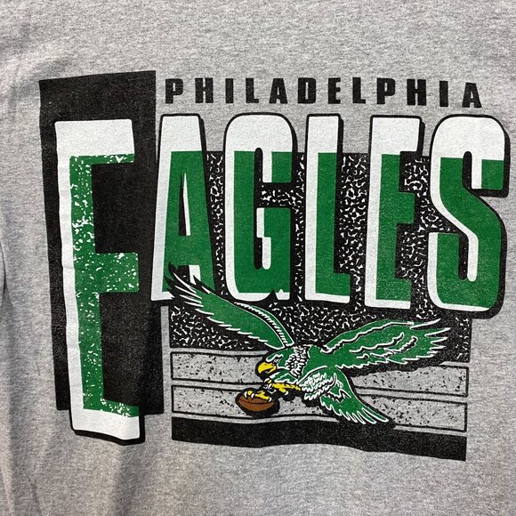 NFL Junk Food Philadelphia Eagles Gray Tshirt size Small - Picture 2 of 4